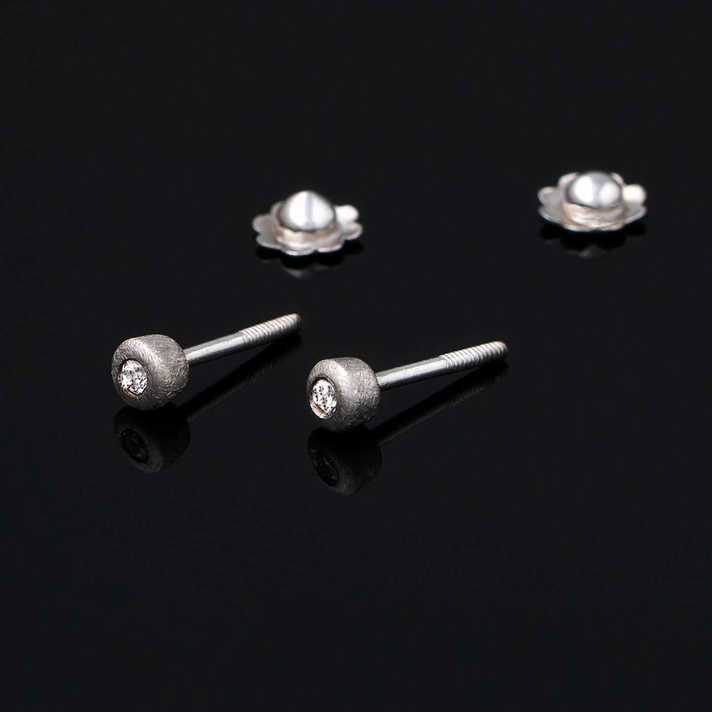 Gouttes Baby Earrings White/Matte